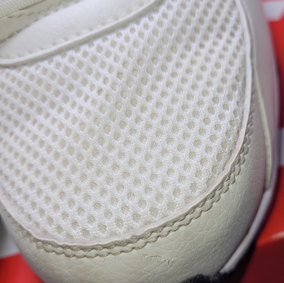 Size 9.5 - Nike Air Max Excee Sail Hemp Stadium Green - Picture 5 of 8